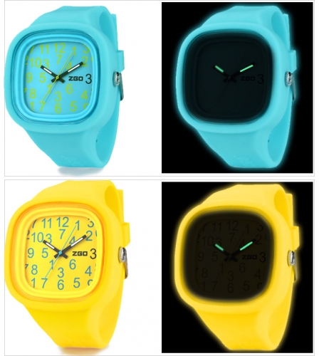 Glow in Dark Silicone Jelly Wrist Watch pour le jour de Noël