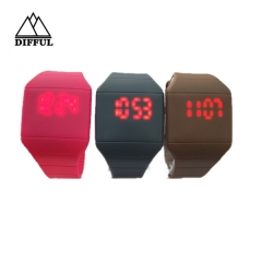 Montre légère montre montre en silicone avec affichage numérique montre spéciale