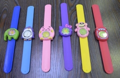 Une variété de formes et de couleurs montre des montres mignonnes et de haute qualité pour enfants